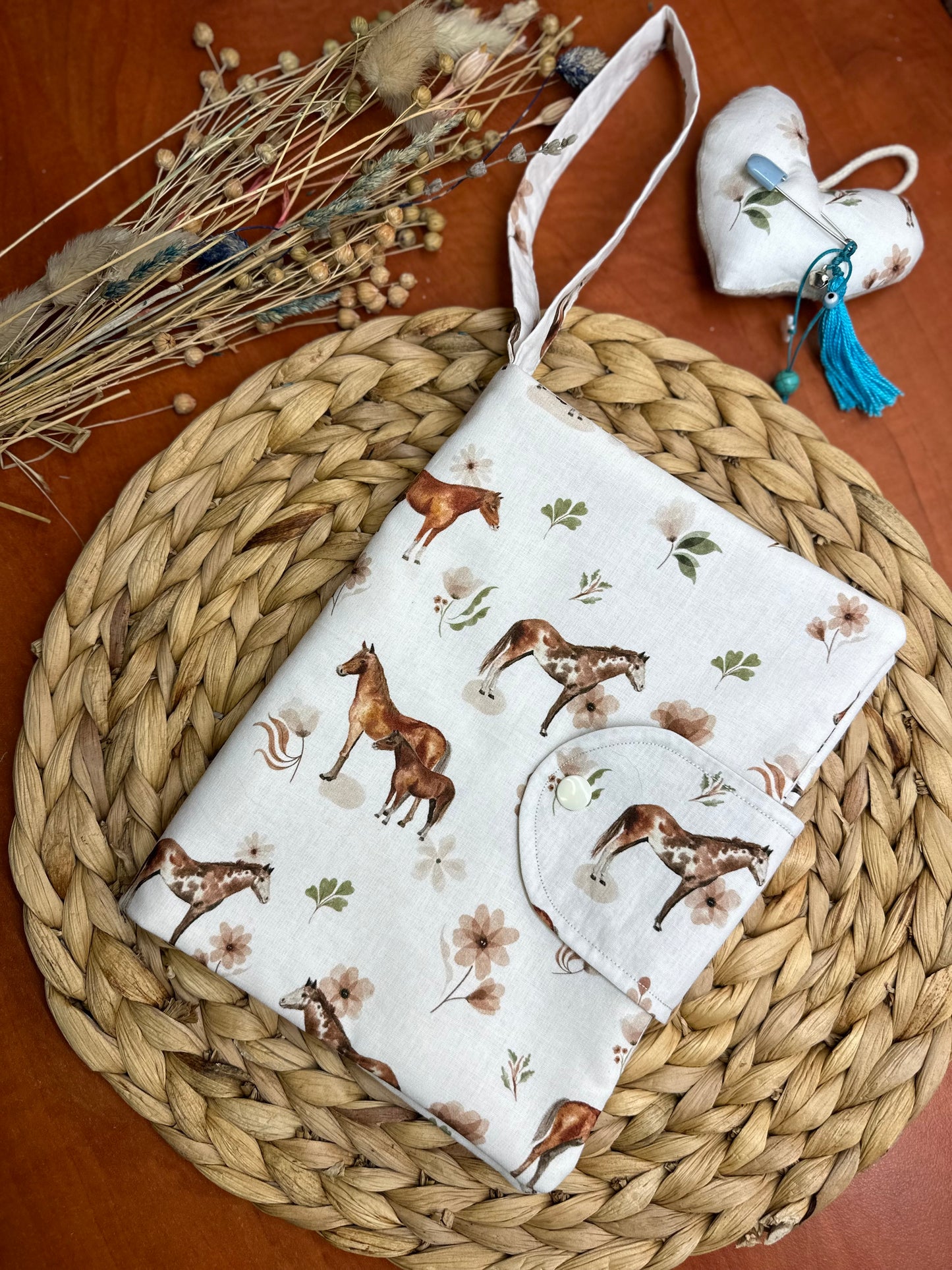 Θήκη για πάνες και μωρομάντηλα Floral Horses